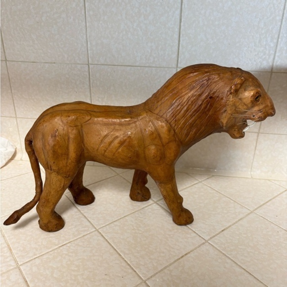 Handcrafted Lion Sculpture